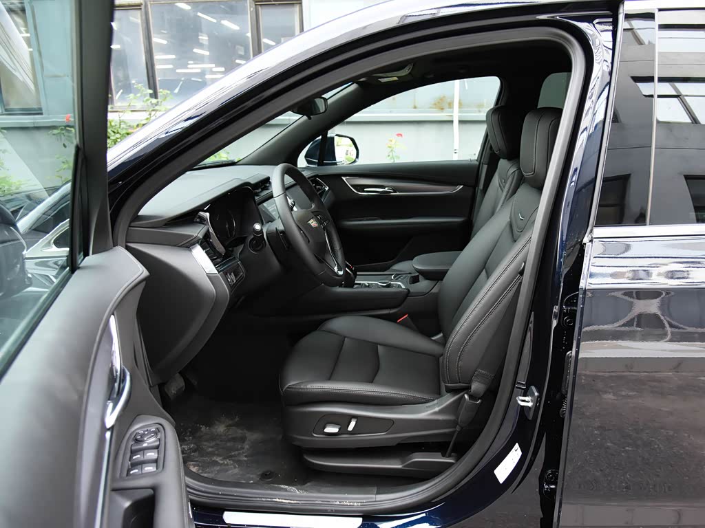 上汽通用凯迪拉克 凯迪拉克xt6 2022款 2.0t 六座四驱风尚型