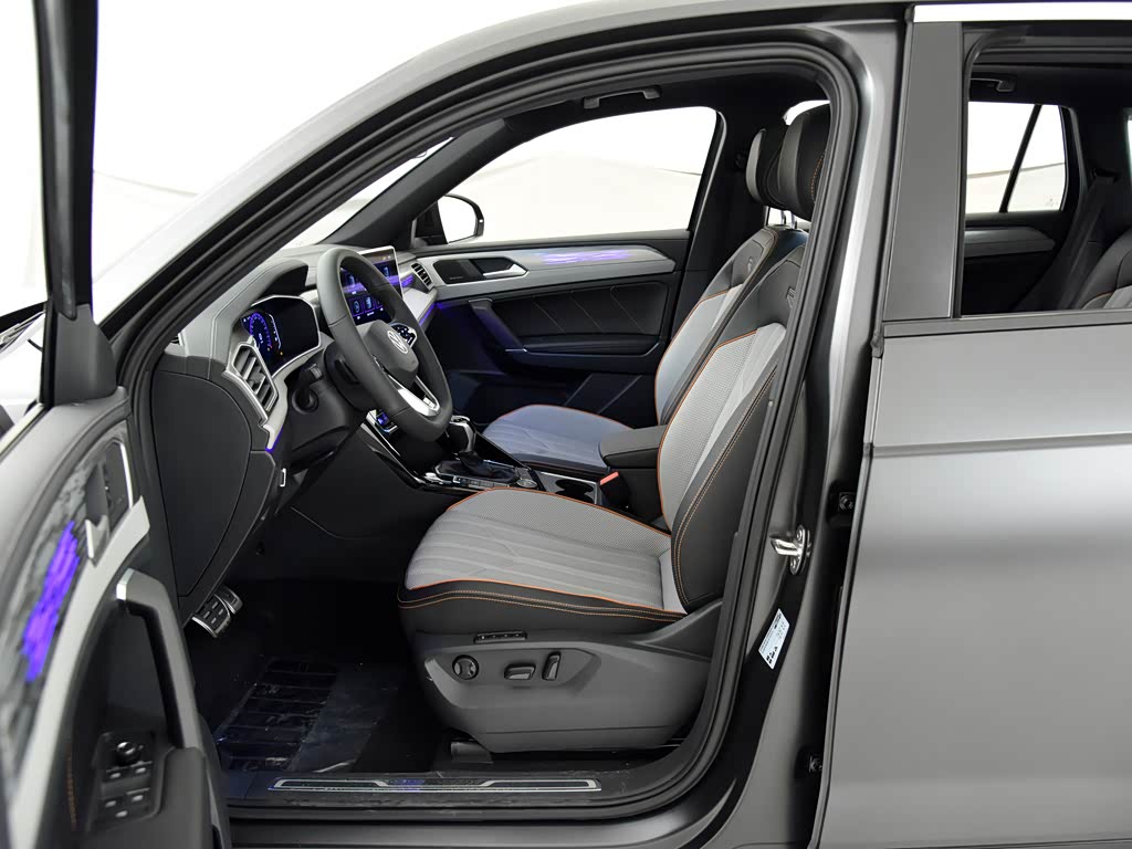 嵊州嘉悦>一汽-大众>探岳>2023款380tsi四驱r-linepro智慧版>车厢座椅