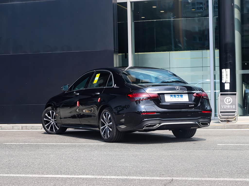 北京奔驰 奔驰e级新能源 2023款 e 350 e l 插电式混合动力运动轿车