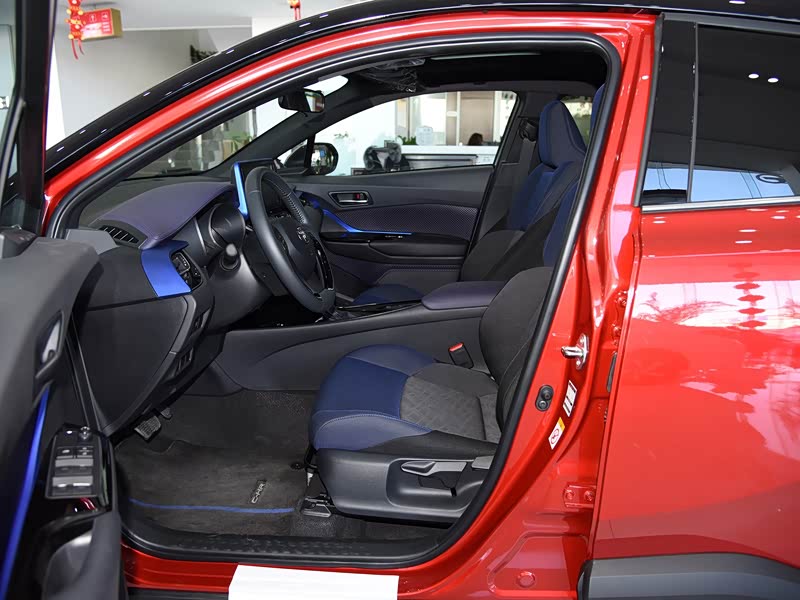 广汽丰田 丰田c-hr 2018款 2.0l 豪华天窗版 国vi