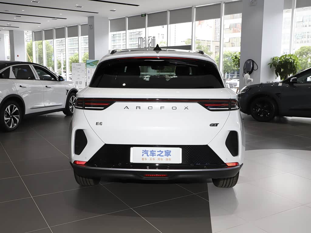 北汽新能源 极狐 阿尔法t(arcfox αt) 2023款 480e 森林版 160kw