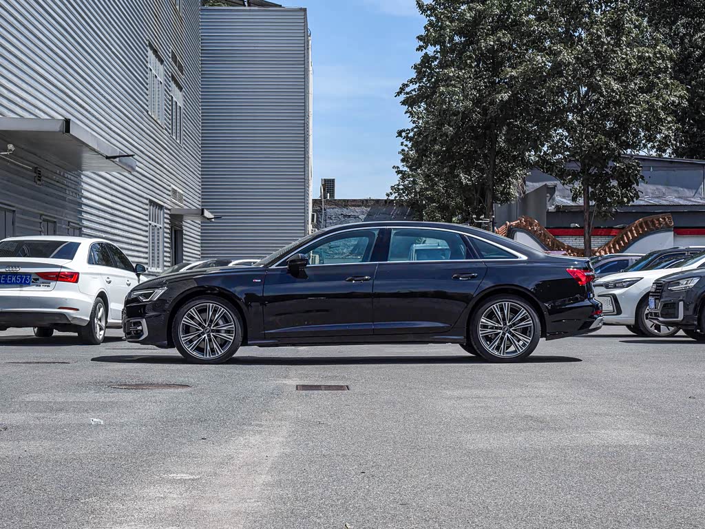 一汽奥迪 奥迪a6l 2023款 55 tfsi quattro 尊享动感型