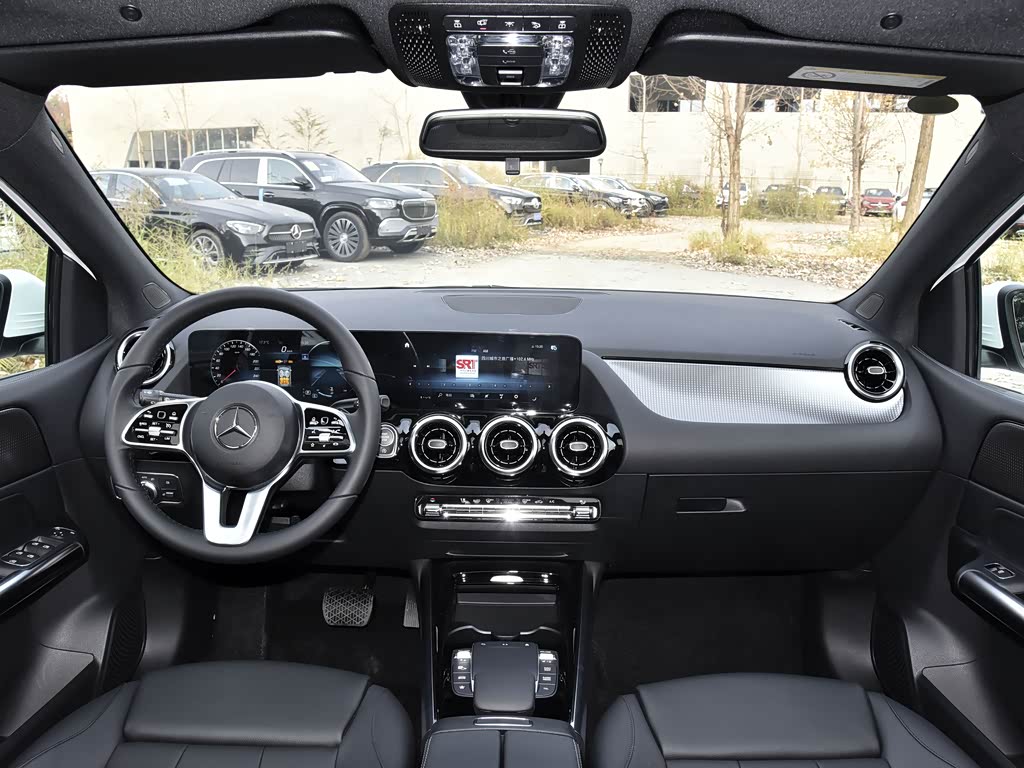 奔驰(进口) 奔驰b级 2022款 b 200 时尚型