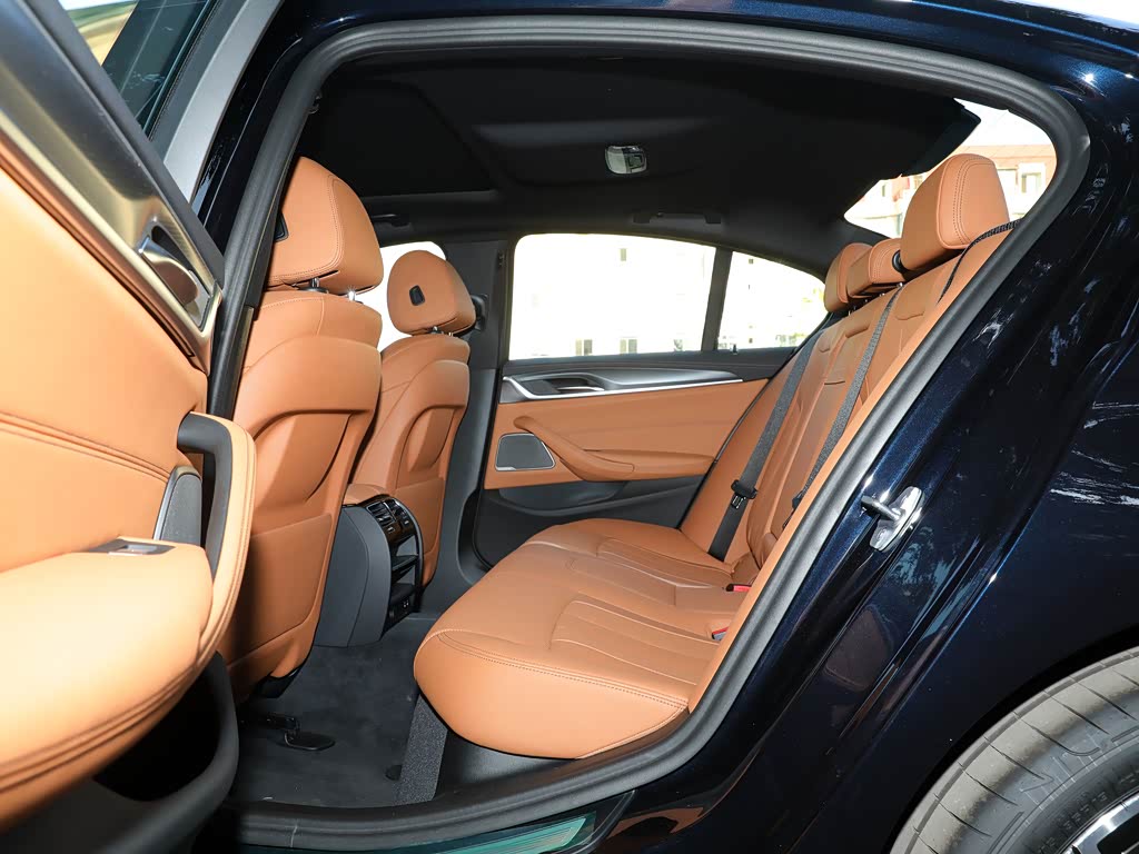 >宝马(进口)>宝马5系(进口)>2022款改款二530im运动套装>车厢座椅>