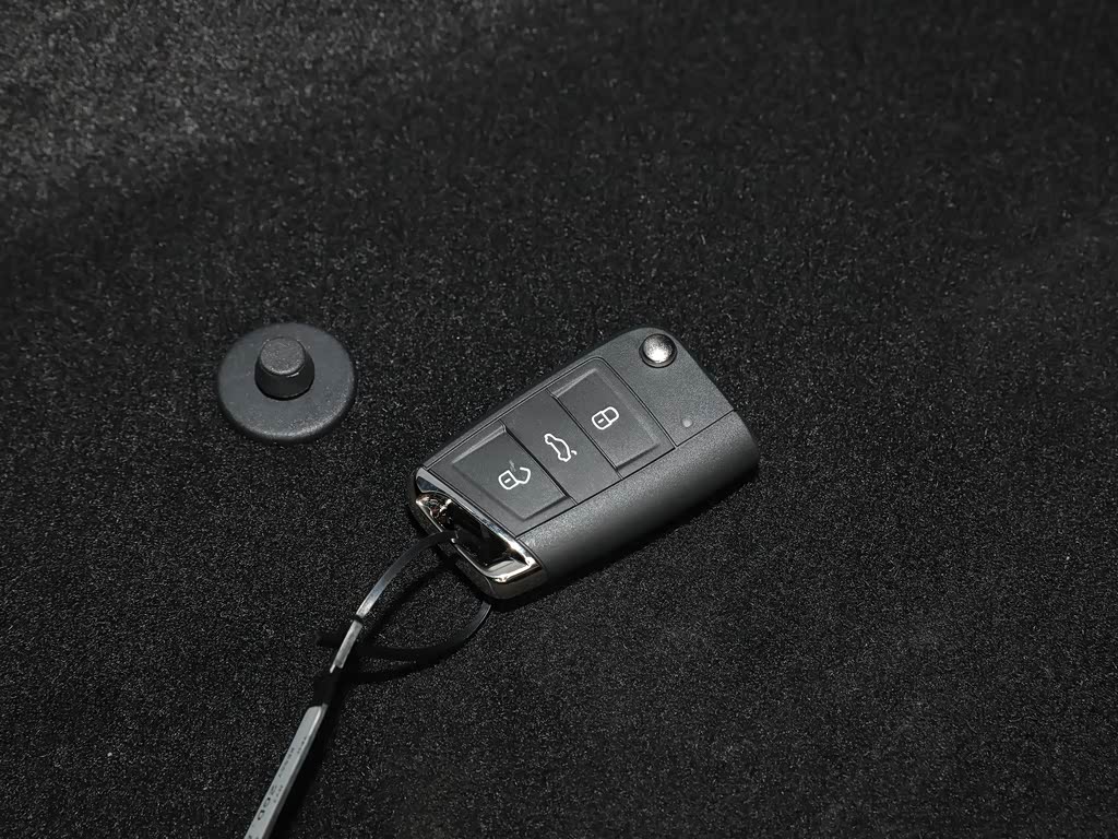 一汽-大众 t-roc探歌 2023款 300tsi dsg两驱辰光版