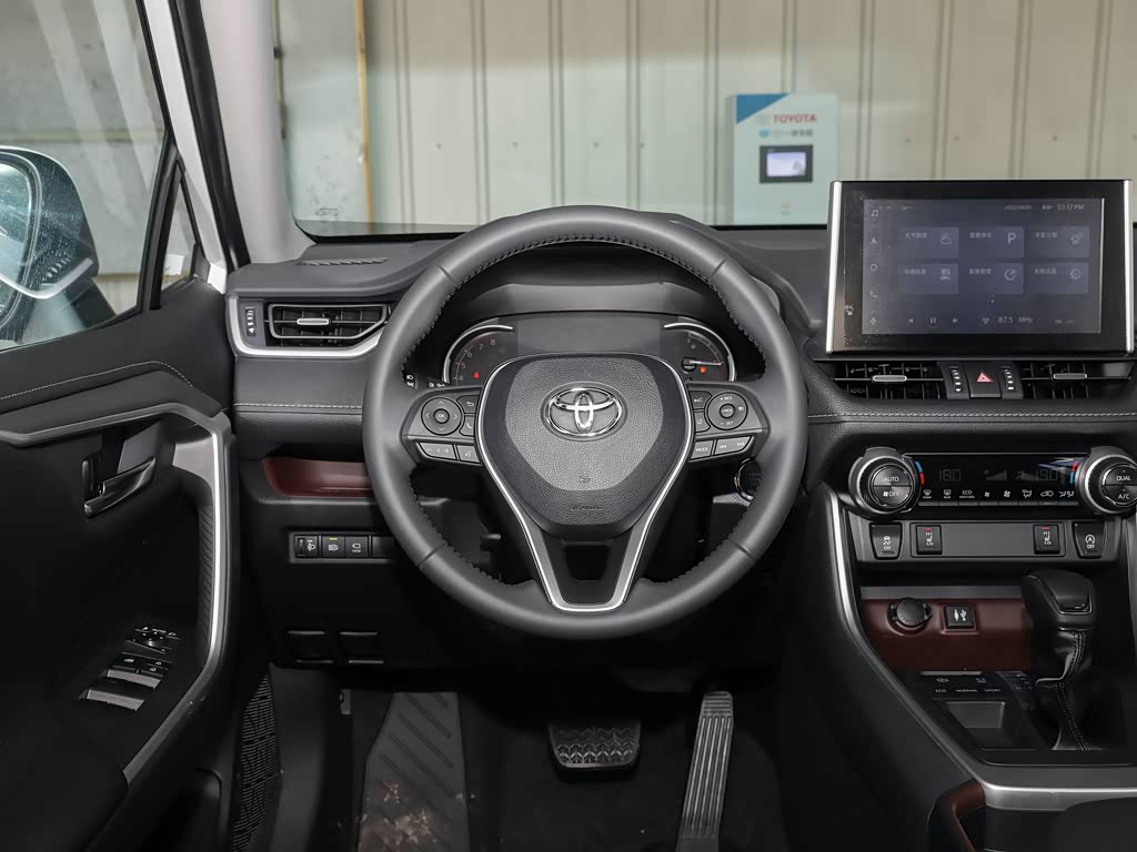 阜新全泰>一汽丰田>rav4荣放>2022款2.0lcvt两驱尊贵版>中控方向盘>
