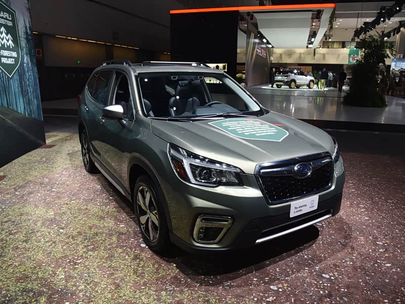 斯巴鲁 森林人 2020款 touring 车身外观 分类: 外观颜色: 内饰颜色