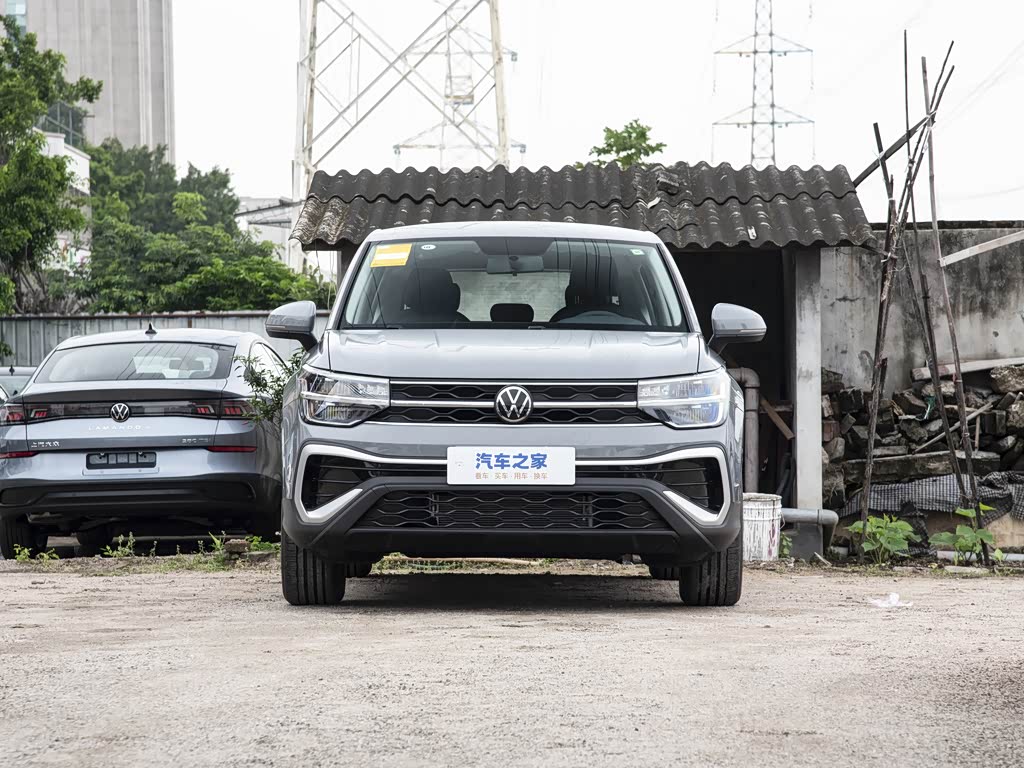 上汽大众 途岳 2023款 300tsi 两驱新月版