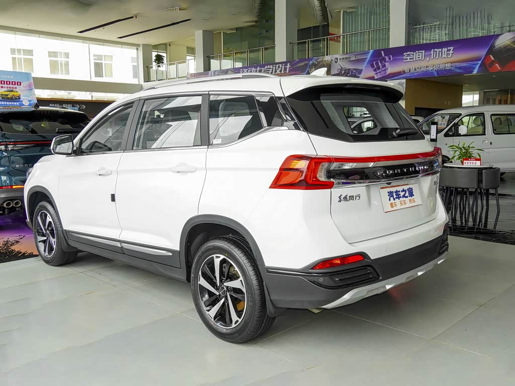 东风风行 风行t5 2022款 盛世款 1.6l 手动追梦版五座