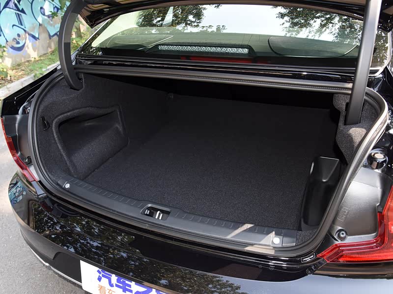 沃尔沃亚太 沃尔沃s90新能源 2020款 t8 e驱混动 智逸豪华版