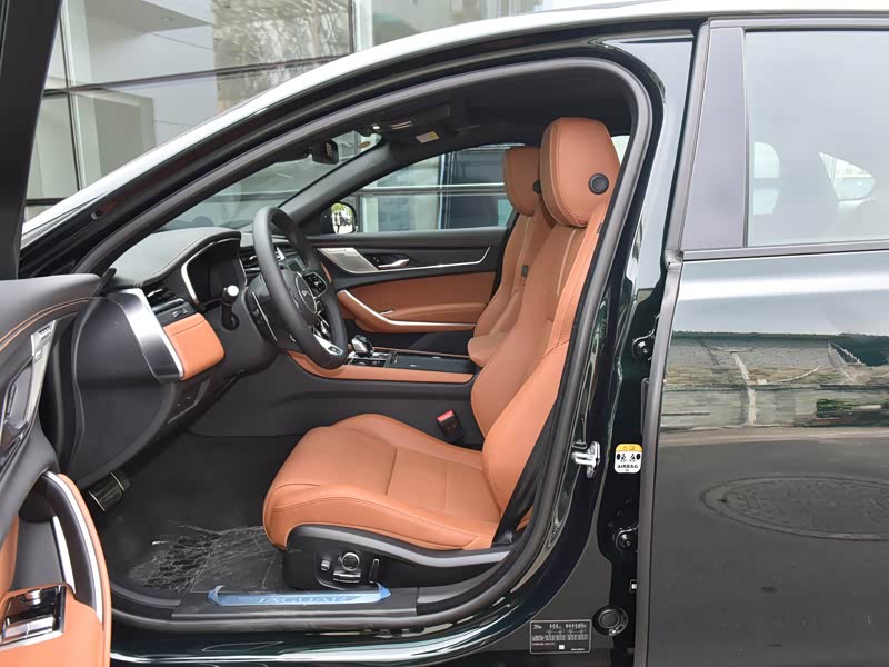 奇瑞捷豹路虎 捷豹xfl 2023款 xfl 2.0t p300 四驱旗舰运动版