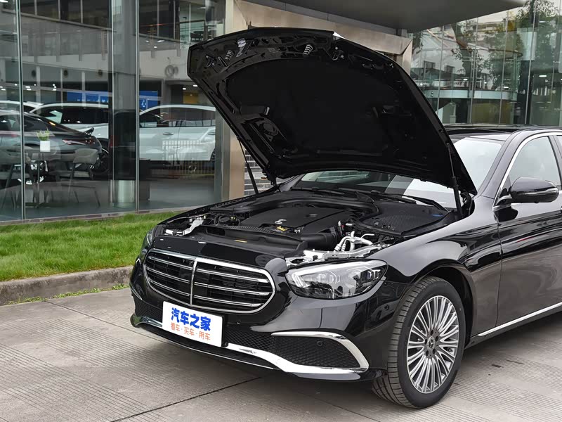 西安之星奔驰>北京奔驰>奔驰e级>2022款改款e300l尊贵型>曜岩黑>其它