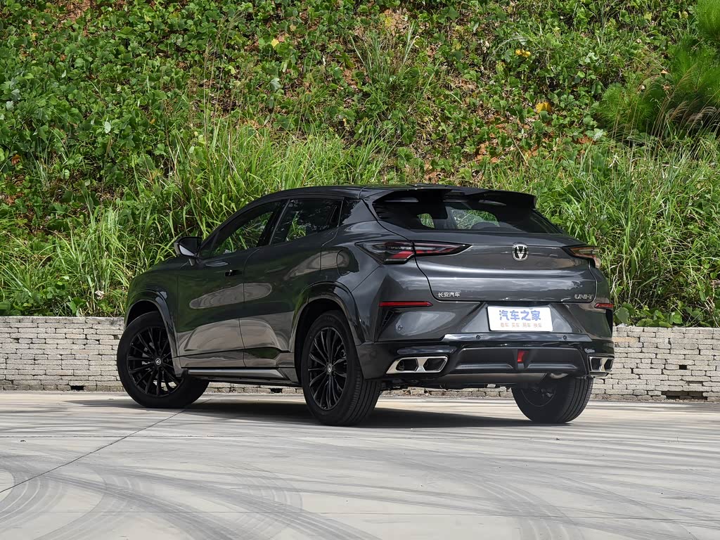 长安汽车 长安uni-t 2023款 第二代 1.5t 尊享型