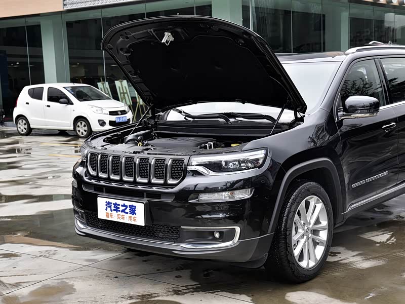广汽菲克jeep 大指挥官 2020款 2.0t 两驱精英版