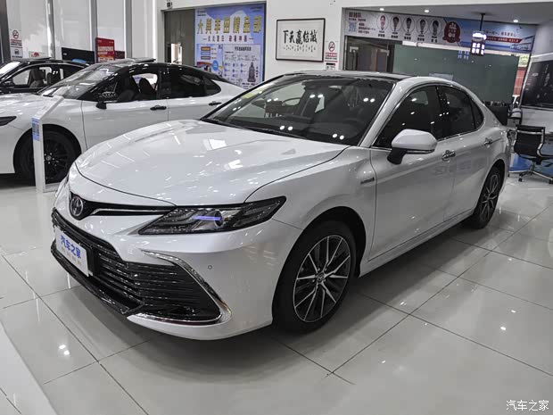 凯美瑞全系热销中 限时优惠高达3万