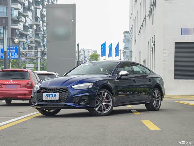 奥迪s5店内可试乘试驾售价6318万元起