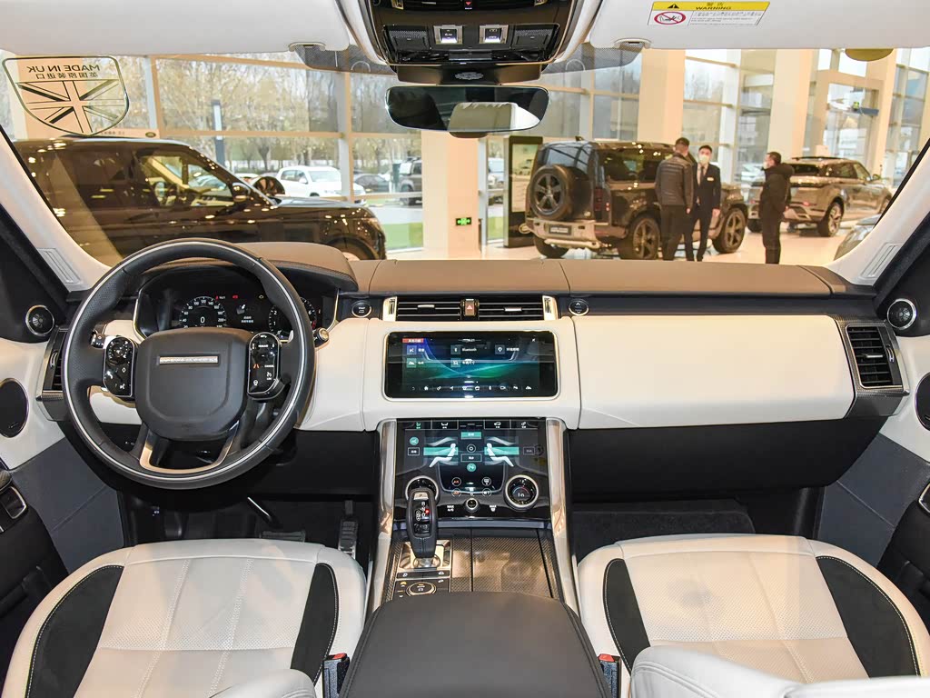 路虎(进口) 揽胜运动版 2022款 3.0 l6 墨蓝鎏光版