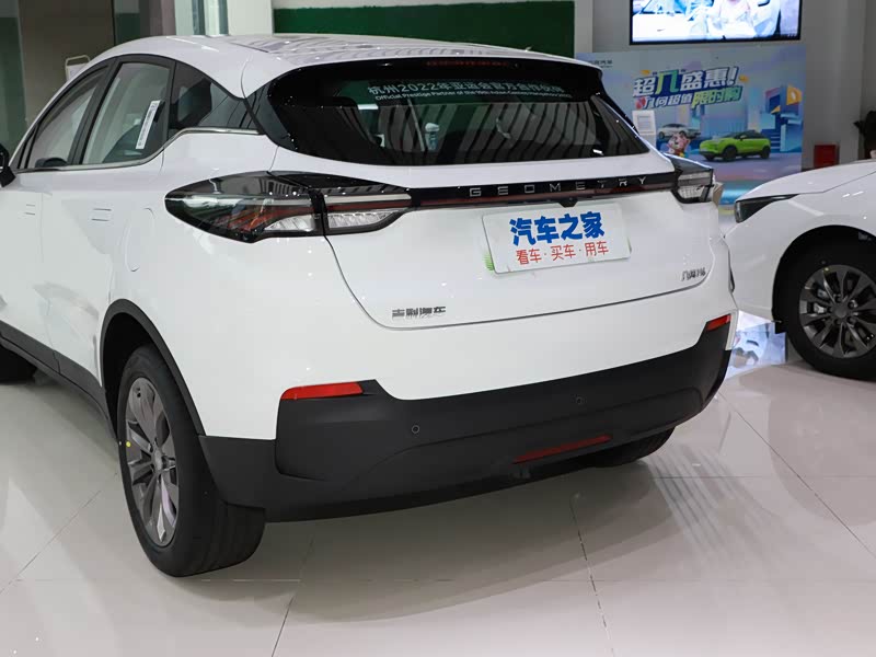 吉利几何 吉利几何m6 2022款 450 新智型