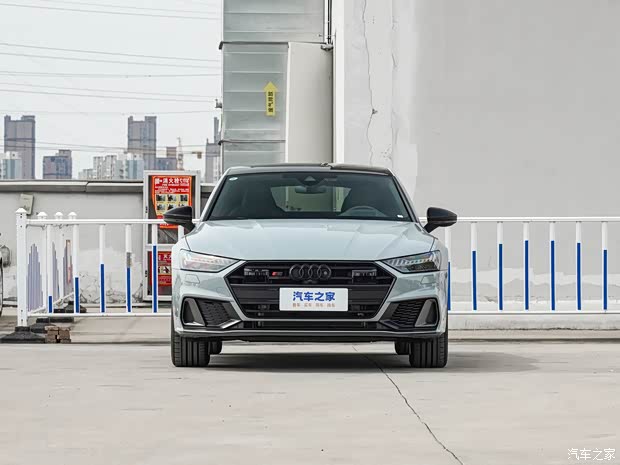 奥迪s7售价103.28万元起 欢迎试乘试驾