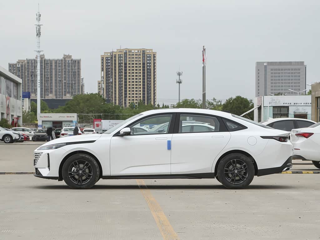 长安汽车 逸达 2023款 蓝鲸ne 1.5t gdi dct尊享型