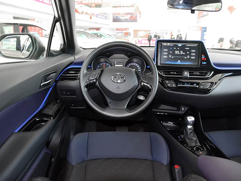 广汽丰田 丰田c-hr 2018款 2.0l 酷越领先天窗版 国vi