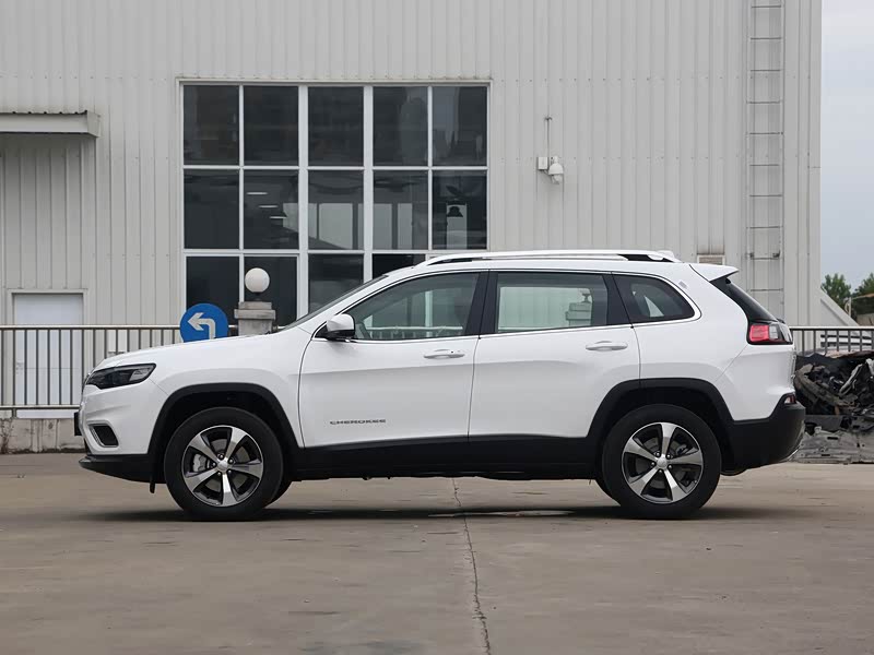 广汽菲克jeep 自由光 2020款 2.0t 四驱精英版