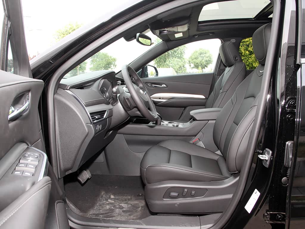 上汽通用凯迪拉克 凯迪拉克xt4 2020款 28t 两驱豪华型