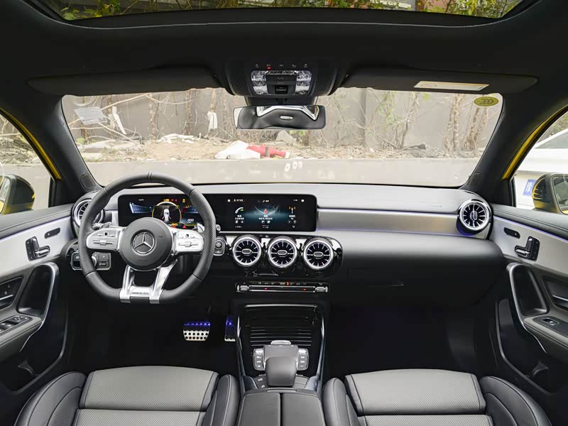 梅赛德斯-amg 奔驰a级amg(进口) 2023款 amg a 35 4matic 灿日特别版