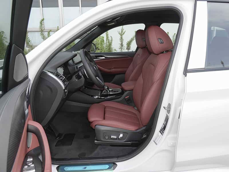 华晨宝马 宝马x3 2022款 改款 xdrive30i 尊享型 m曜夜套装