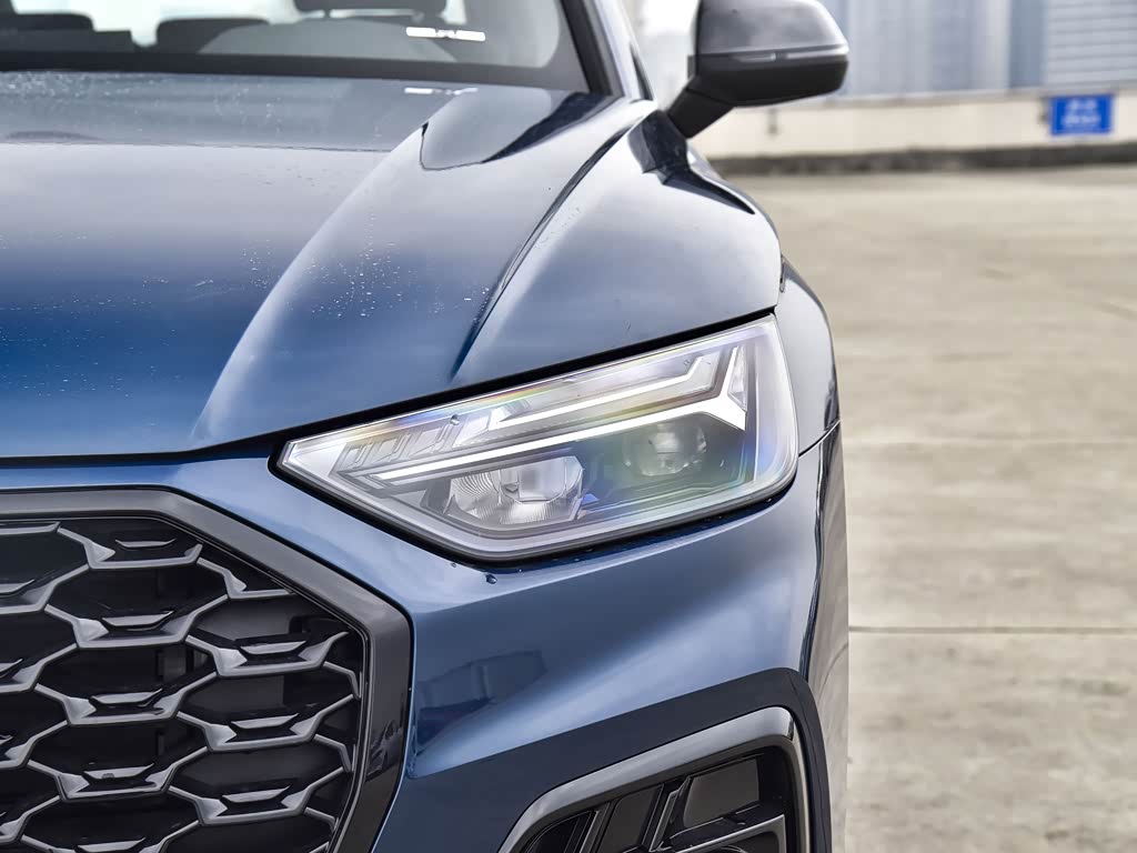 奥迪>奥迪q5lsportback>2022款改款40tfsi时尚型>极光蓝>其它细节>