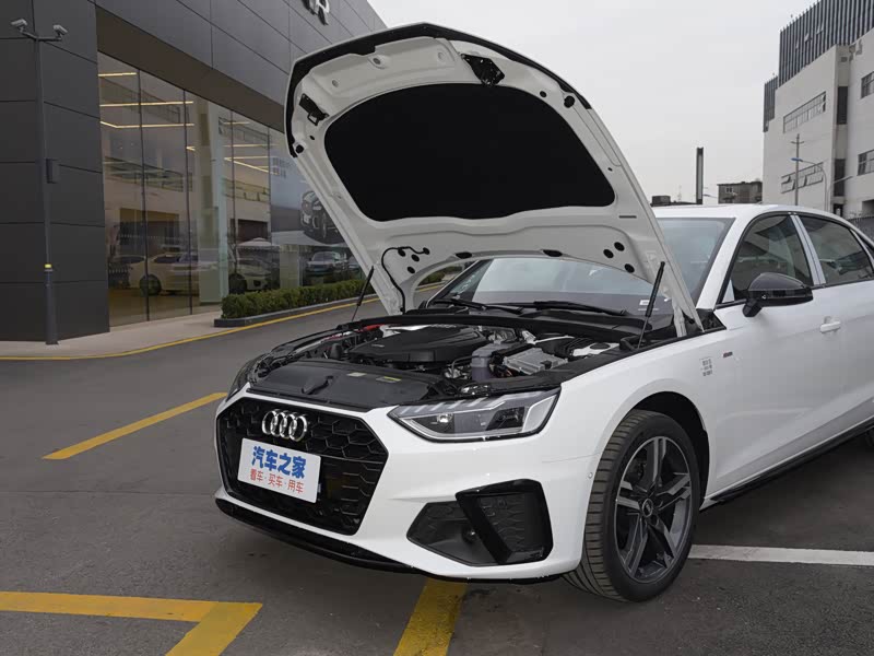 一汽-大众奥迪 奥迪a4l 2022款 40 tfsi 豪华动感型