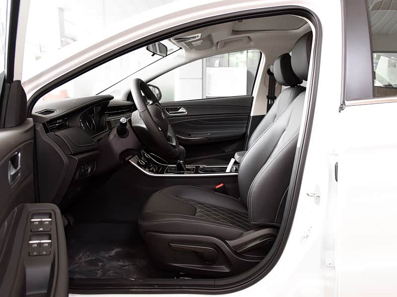 奇瑞汽车 艾瑞泽gx 2018款 1.5t 手动型色版 国v