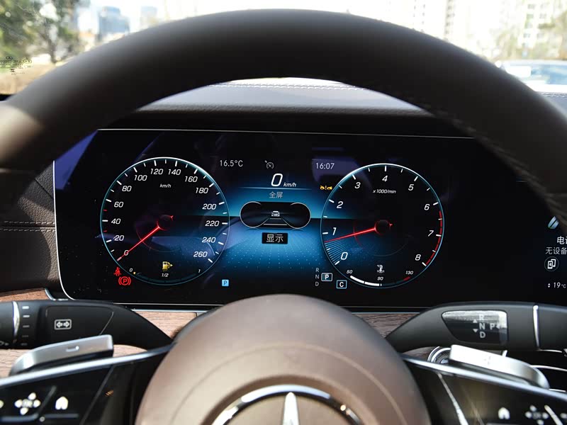 北京奔驰 奔驰e级 2023款 改款 e 300 l 豪华型