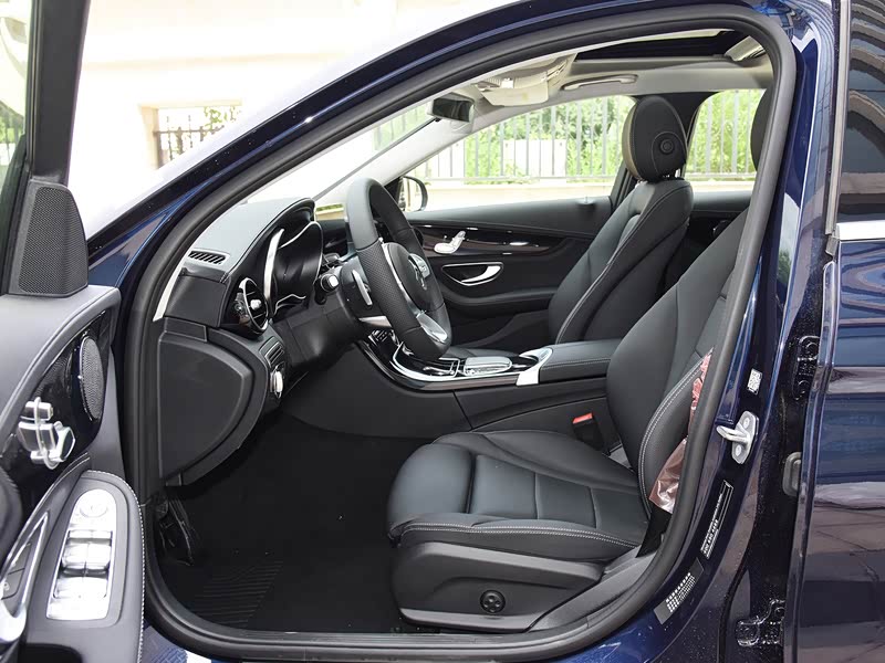 北京奔驰 奔驰c级 2020款 改款 c 200 l 动感型运动版 车厢座椅 已经