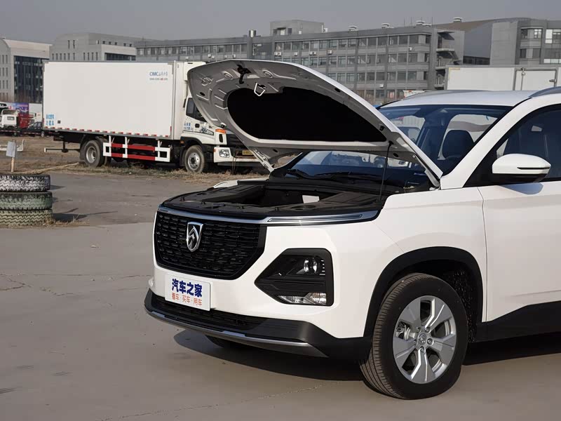 上汽通用五菱 宝骏530 2020款 1.5t 手动豪华型 6座