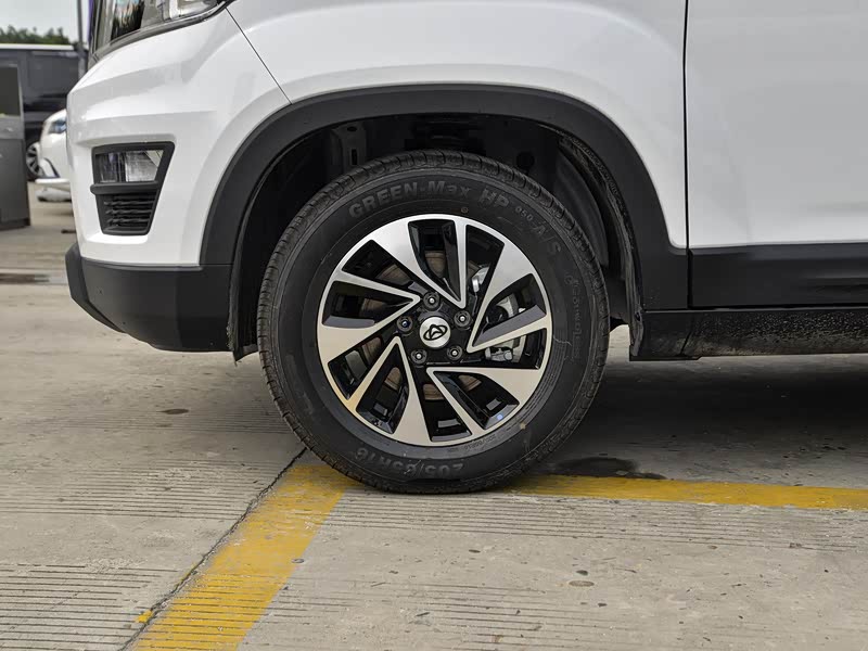 长安汽车 长安欧尚x70a 2020款 1.5l 手动精英型