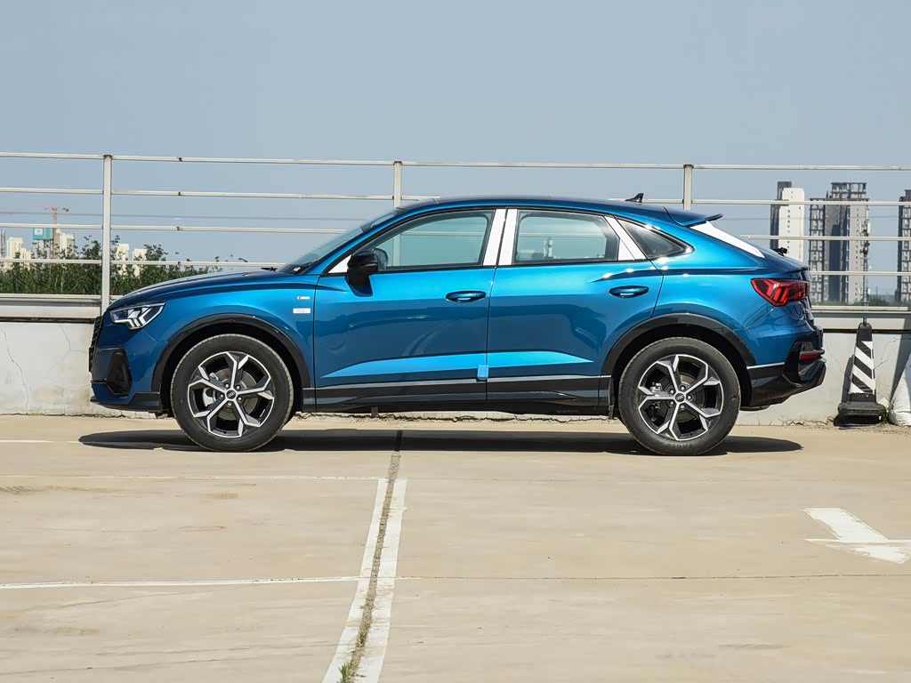 一汽奥迪 奥迪q3 sportback 2023款 改款 45 tfsi quattro 时尚型