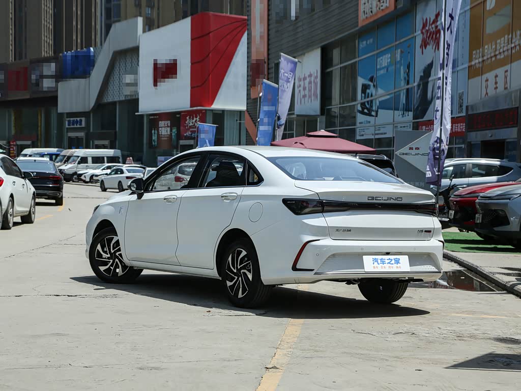 北京汽车 北京u5 plus 2023款 1.5l cvt豪华版