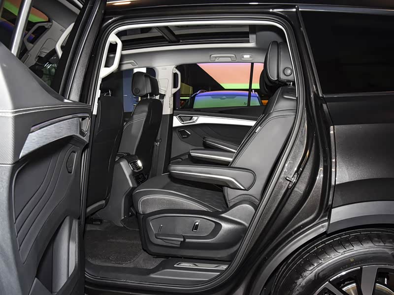 一汽-大众 揽境 2022款 530tsi 四驱旗舰胜境版pro 6座