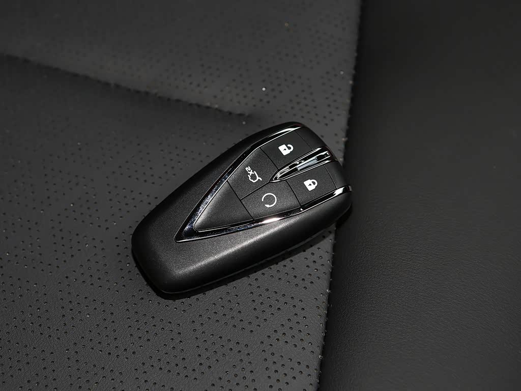 长安汽车 长安欧尚z6 2023款 蓝鲸 2.0t 自动智行型