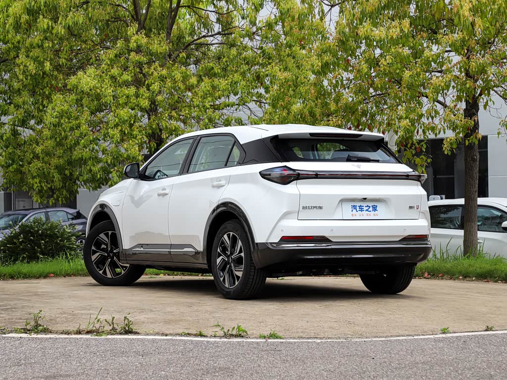 合众汽车 哪吒u 2023款 哪吒u-Ⅱ 500 u秀版 磷酸铁锂