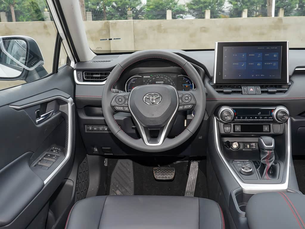 一汽丰田 rav4荣放双擎e  2022款 2.5l 两驱精英pro