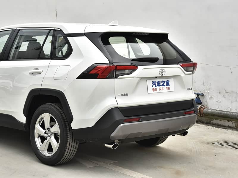 一汽丰田 rav4荣放 2020款 2.0l cvt两驱风尚plus版