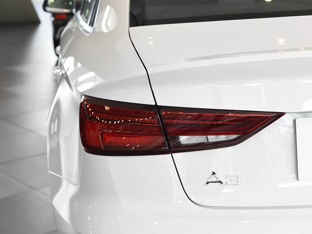 一汽奥迪 奥迪a3 2020款 改款 limousine 35 tfsi 进取型 国vi