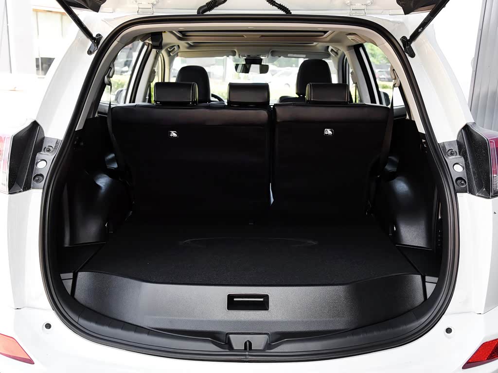 一汽丰田 rav4荣放 2018款 2.5l 自动四驱精英i版