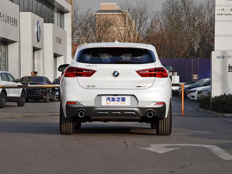 华晨宝马 宝马x2 2020款 xdrive25i m越野套装 矿石白 车身外观 已经