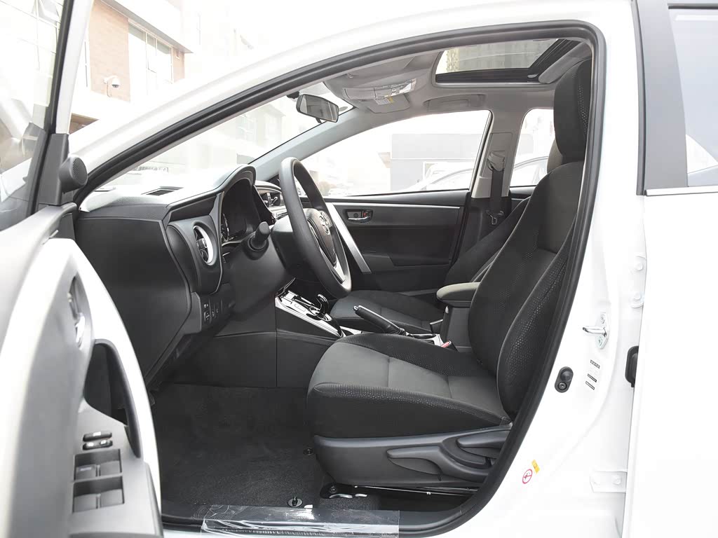 一汽丰田 卡罗拉双擎e  2019款 1.8l e-cvt领先版