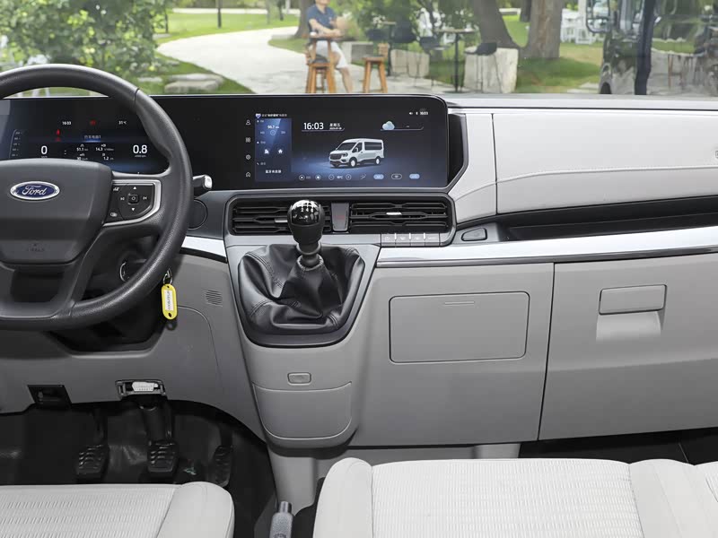 江铃福特 全顺t8 2024款 t8 2.3t柴油手动短轴中顶6座多功能版3/3