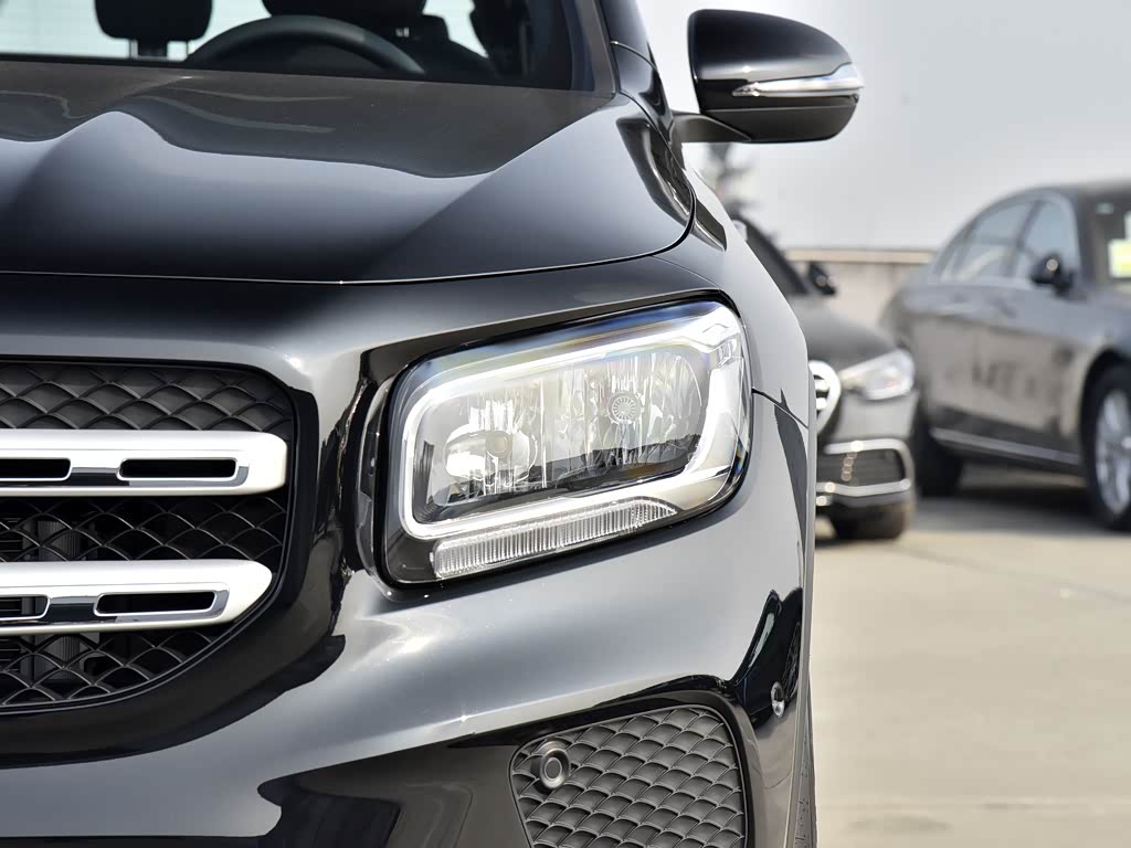 北京奔驰 奔驰glb 2022款 改款 glb 180 时尚型