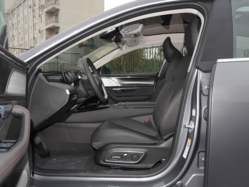 小鹏汽车 小鹏p7 2021款 670g